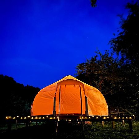 Hotel Flore'S Garden Glamping Bran  Exterior foto