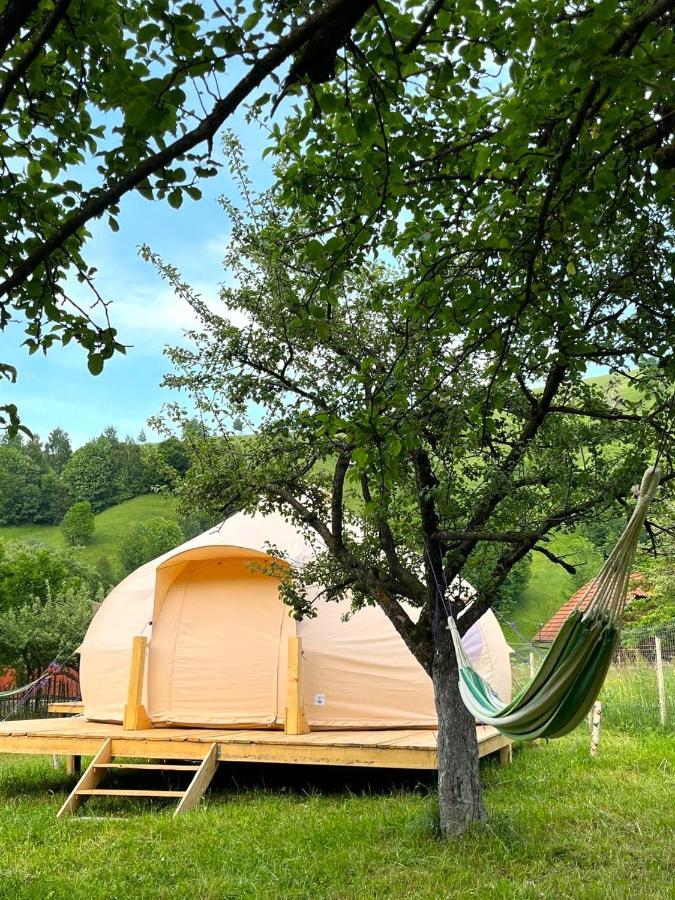 Hotel Flore'S Garden Glamping Bran  Exterior foto