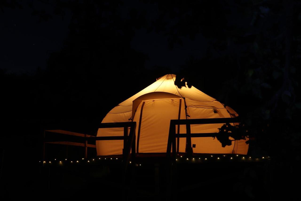 Hotel Flore'S Garden Glamping Bran  Exterior foto
